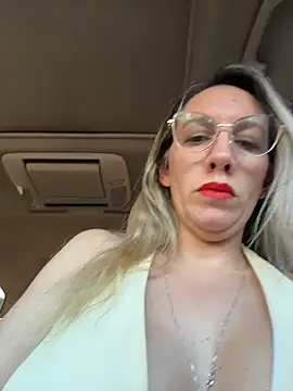 Snapshot of Gatitacarlita chatting on June 24, 2026, 7:11 pm Gatitacarlita online show from June 24, 2026, 7:11 pm