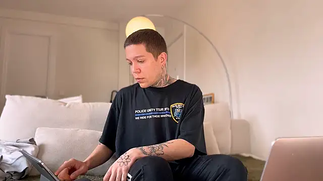 Snapshot of Harry_Jen chatting on March 14, 2025, 8:42 am Harry Jen online show from March 14, 2025, 8:42 am