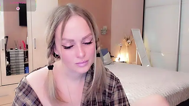 Snapshot of Libby_Nora chatting on April 8, 2026, 9:55 am Libby Nora online show from April 8, 2026, 9:55 am
