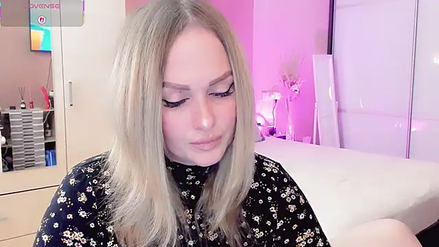 Snapshot of Libby_Nora chatting on April 27, 2026, 11:30 am Libby Nora online show from April 27, 2026, 11:30 am