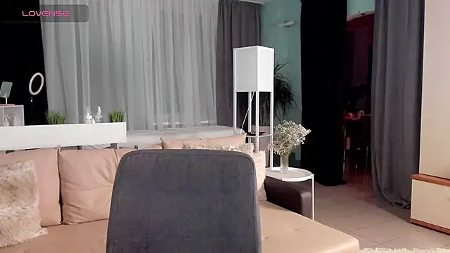 Libby Nora online show from January 28, 2025, 2:42 pm
