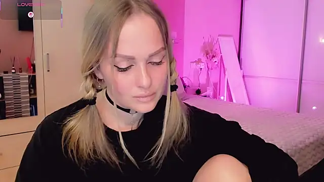 Snapshot of Libby_Nora chatting on May 11, 2026, 9:43 am Libby Nora online show from May 11, 2026, 9:43 am