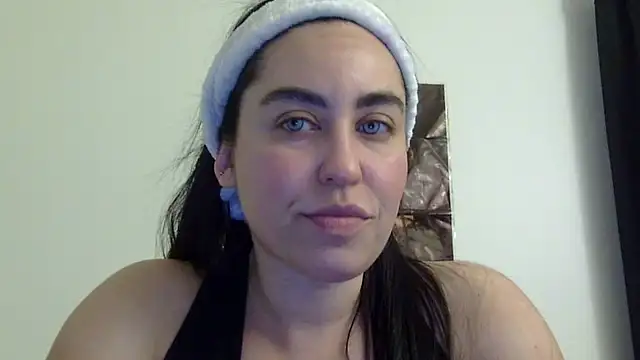 Snapshot of WetFlower69 chatting on June 8, 2026, 1:28 am WetFlower69 online show from June 8, 2026, 1:28 am