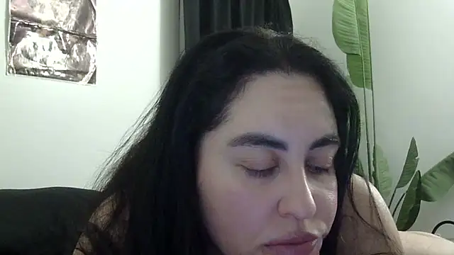 Snapshot of WetFlower69 chatting on June 5, 2026, 1:54 am WetFlower69 online show from June 5, 2026, 1:54 am