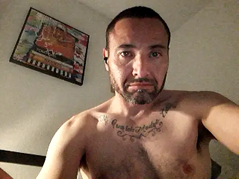 Snapshot of hottie212@xh chatting on December 16, 2024, 11:01 am hottie212xh online show from December 16, 2024, 11:01 am