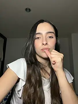 swrennn19 online show from February 4, 2026, 12:16 am