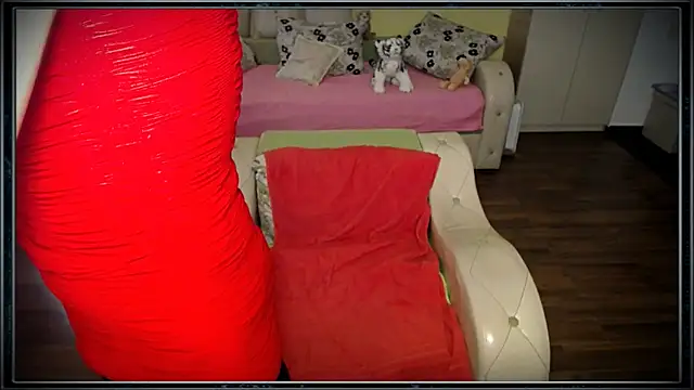 clementine online show from March 6, 2025, 9:03 am