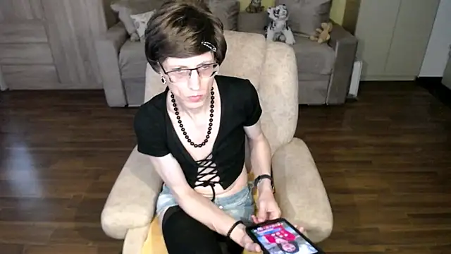 clementine online show from May 11, 2026, 2:56 pm