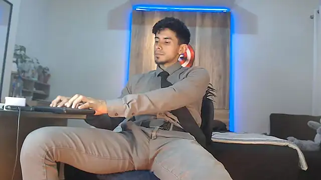 Snapshot of Andrew_4_ chatting on November 15, 2025, 1:42 am Andrew 4 online show from November 15, 2025, 1:42 am