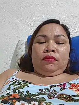 Snapshot of XXLorie_02 chatting on June 27, 2026, 12:22 pm XXLorie 02 online show from June 27, 2026, 12:22 pm