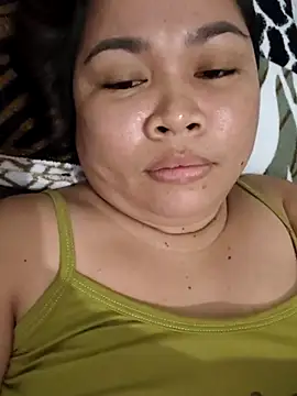 XXLorie 02 online show from June 13, 2026, 2:20 am
