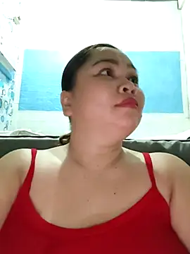 XXLorie 02 online show from June 11, 2026, 12:32 am