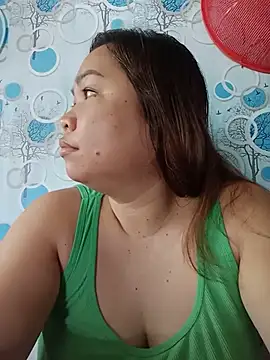 Snapshot of XXLorie_02 chatting on July 30, 2026, 12:43 am XXLorie 02 online show from July 30, 2026, 12:43 am