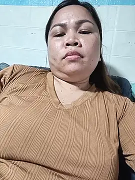 Snapshot of XXLorie_02 chatting on July 20, 2026, 12:18 pm XXLorie 02 online show from July 20, 2026, 12:18 pm