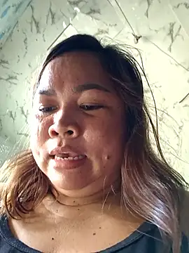 XXLorie 02 online show from June 14, 2026, 7:53 am
