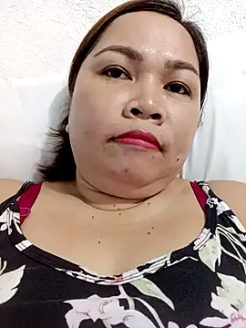 XXLorie 02 online show from November 25, 2025, 12:44 am