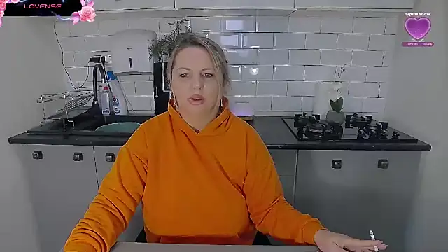 erikaerika online show from January 12, 2026, 10:55 am