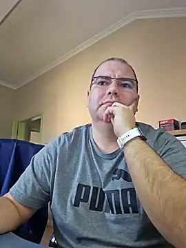 Andrew1900529 online show from January 19, 2026, 1:04 pm