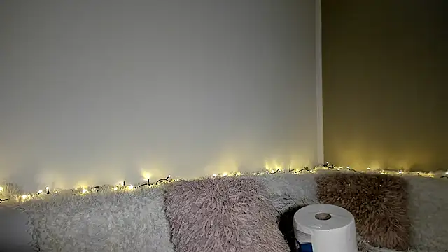 Snapshot of BrianaDiamondXXX chatting on December 16, 2025, 4:17 am BrianaDiamondXXX online show from December 16, 2025, 4:17 am