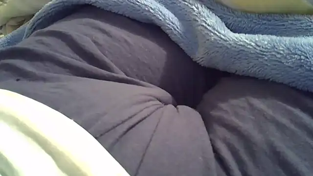 Snapshot of perescam chatting on June 3, 2026, 12:50 pm perescam online show from June 3, 2026, 12:50 pm