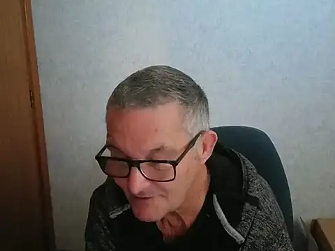 Snapshot of bigballnz chatting on June 9, 2026, 8:54 pm bigballnz online show from June 9, 2026, 8:54 pm