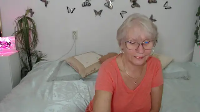 Ghertrude52 online show from September 17, 2025, 3:08 am