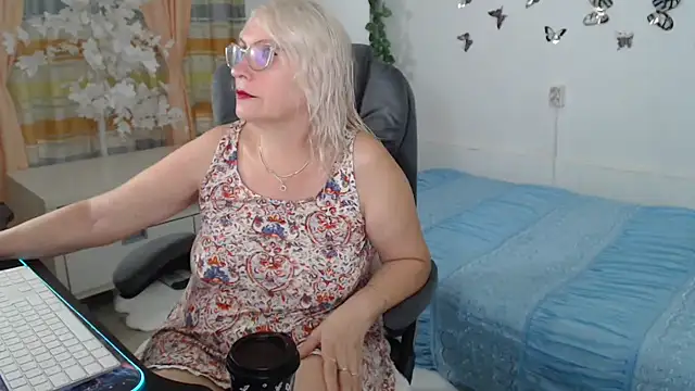 Ghertrude52 online show from July 10, 2026, 4:56 am
