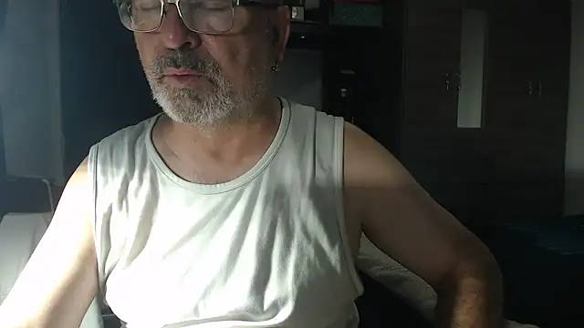 ferdinad20 online show from October 21, 2025, 4:17 pm