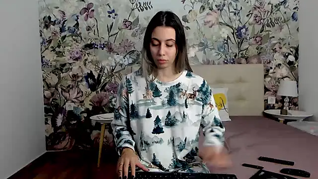 Snapshot of RoseDiamond06 chatting on November 6, 2025, 2:54 pm RoseDiamond06 online show from November 6, 2025, 2:54 pm