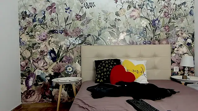 Snapshot of RoseDiamond06 chatting on November 8, 2025, 1:03 pm RoseDiamond06 online show from November 8, 2025, 1:03 pm