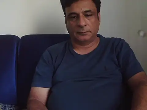 Snapshot of desipapaxxx chatting on November 7, 2025, 12:10 pm desipapaxxx online show from November 7, 2025, 12:10 pm