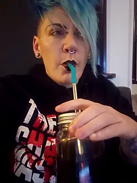 Snapshot of PinkTheHawk chatting on April 2, 2026, 10:55 am PinkTheHawk online show from April 2, 2026, 10:55 am