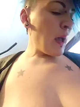 Snapshot of PinkTheHawk chatting on April 1, 2026, 10:28 pm PinkTheHawk online show from April 1, 2026, 10:28 pm