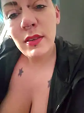 Snapshot of PinkTheHawk chatting on March 22, 2026, 1:42 am PinkTheHawk online show from March 22, 2026, 1:42 am