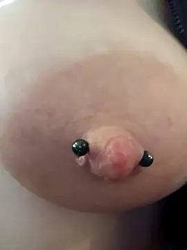 Snapshot of PinkTheHawk chatting on April 8, 2026, 2:02 am PinkTheHawk online show from April 8, 2026, 2:02 am