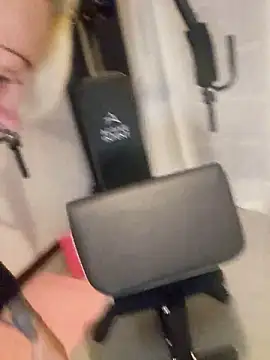 Snapshot of PinkTheHawk chatting on January 13, 2026, 10:41 am PinkTheHawk online show from January 13, 2026, 10:41 am