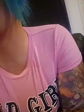 Snapshot of PinkTheHawk chatting on April 12, 2026, 8:39 am PinkTheHawk online show from April 12, 2026, 8:39 am