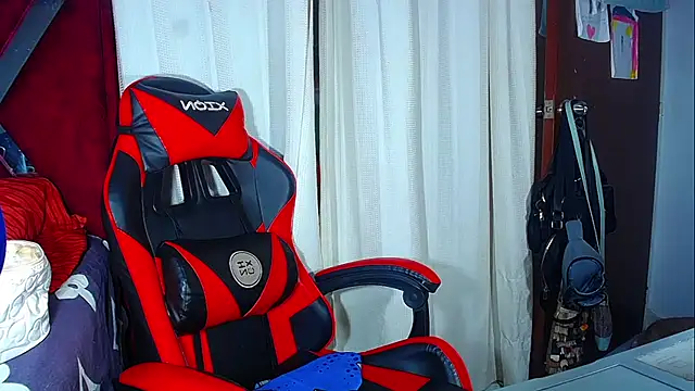 DanisaBrown online show from December 21, 2025, 12:51 pm