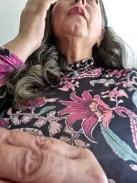 Snapshot of emma_tour chatting on February 21, 2025, 3:21 pm emma tour online show from February 21, 2025, 3:21 pm