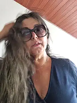 Snapshot of emma_tour chatting on March 3, 2025, 3:22 pm emma tour online show from March 3, 2025, 3:22 pm