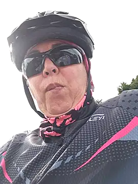 Snapshot of emma_tour chatting on March 12, 2025, 2:34 pm emma tour online show from March 12, 2025, 2:34 pm