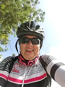 Snapshot of emma_tour chatting on February 28, 2025, 2:20 pm emma tour online show from February 28, 2025, 2:20 pm