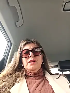 Snapshot of emma_tour chatting on May 14, 2026, 1:41 pm emma tour online show from May 14, 2026, 1:41 pm