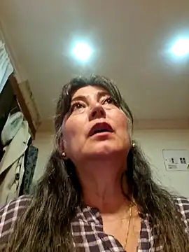 Snapshot of emma_tour chatting on March 17, 2025, 6:00 pm emma tour online show from March 17, 2025, 6:00 pm