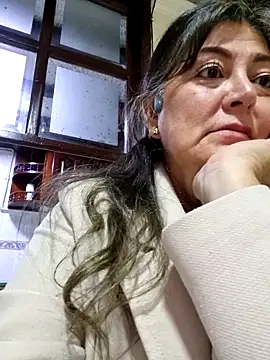 Snapshot of emma_tour chatting on March 17, 2025, 9:02 pm emma tour online show from March 17, 2025, 9:02 pm