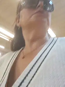 Snapshot of emma_tour chatting on March 19, 2025, 5:06 pm emma tour online show from March 19, 2025, 5:06 pm