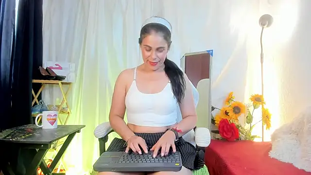 girasol walton online show from April 24, 2026, 2:30 pm