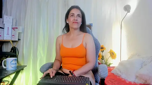 Snapshot of girasol_walton chatting on May 9, 2026, 1:58 pm girasol walton online show from May 9, 2026, 1:58 pm
