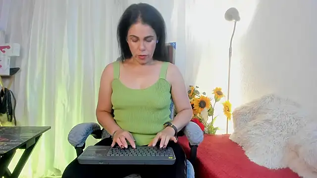 girasol walton online show from May 7, 2026, 1:58 pm