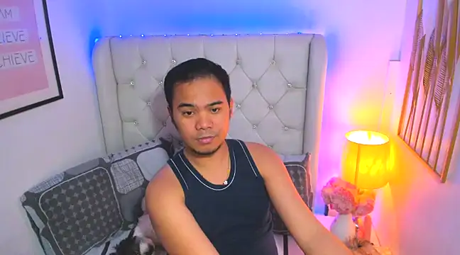 Snapshot of AsianZero chatting on February 14, 2025, 8:26 pm AsianZero online show from February 14, 2025, 8:26 pm